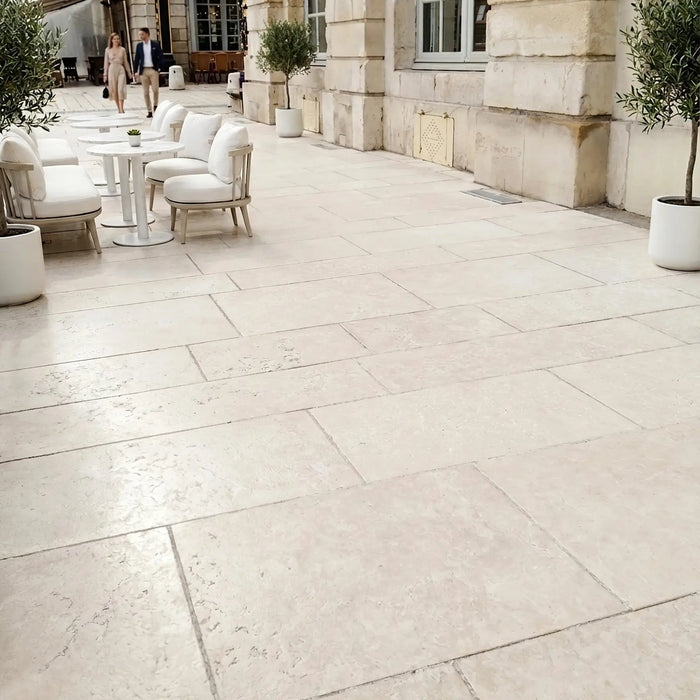 Terrasse aus Kalkstein Saint Valmier in Toul