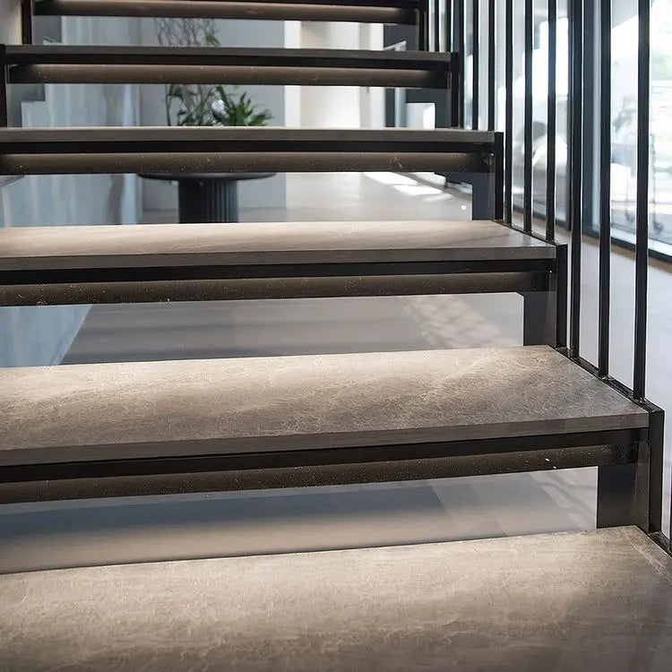 Marche habillage d'escalier en Ardoise PHYLLITE Noir - Minéral Pierre Naturelle