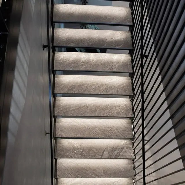 Marche habillage d'escalier en Ardoise PHYLLITE Noir - Minéral Pierre Naturelle