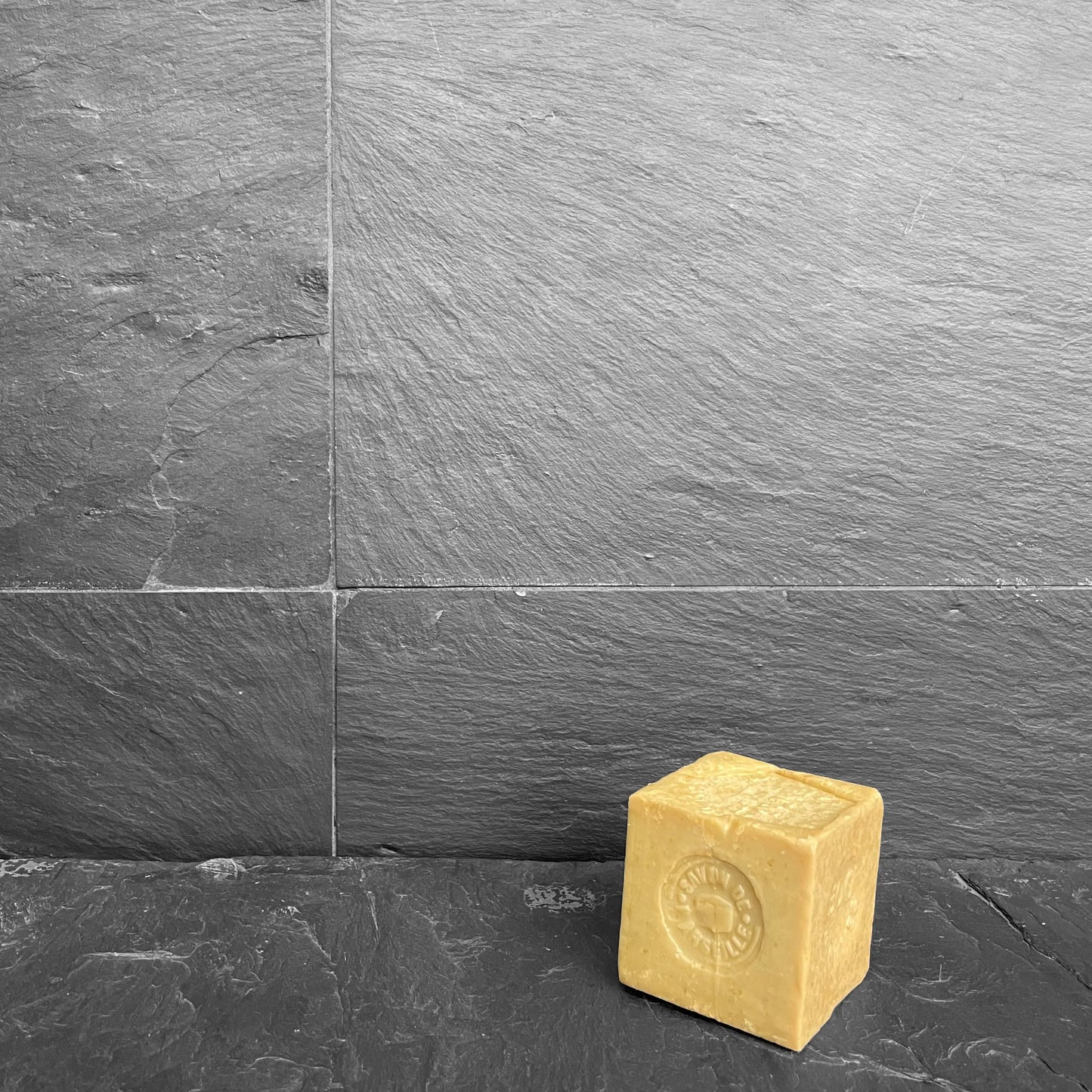 Dallage en ARDOISE NOIRE - Minéral Pierre Naturelle