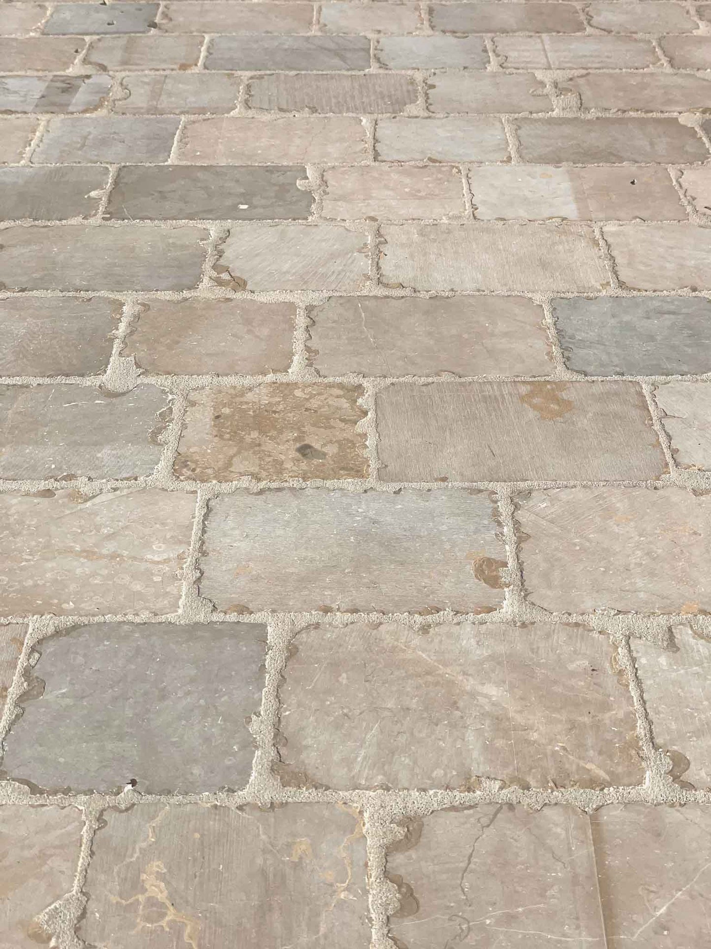 Pavé en pierre calcaire ALMENDRA MIX scié - Minéral Pierre Naturelle