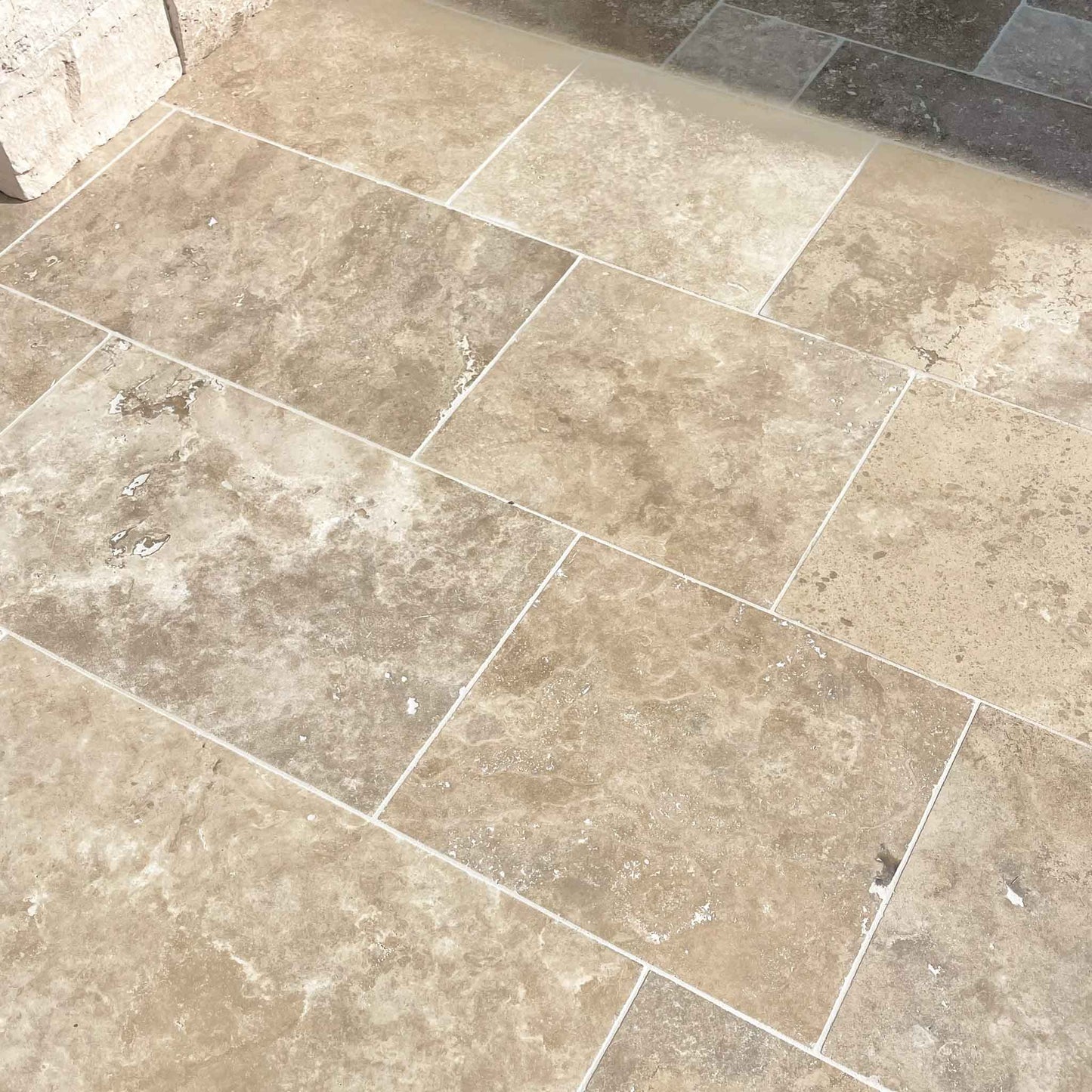 Dallage extérieur en TRAVERTIN CLASSIC - Minéral Pierre Naturelle