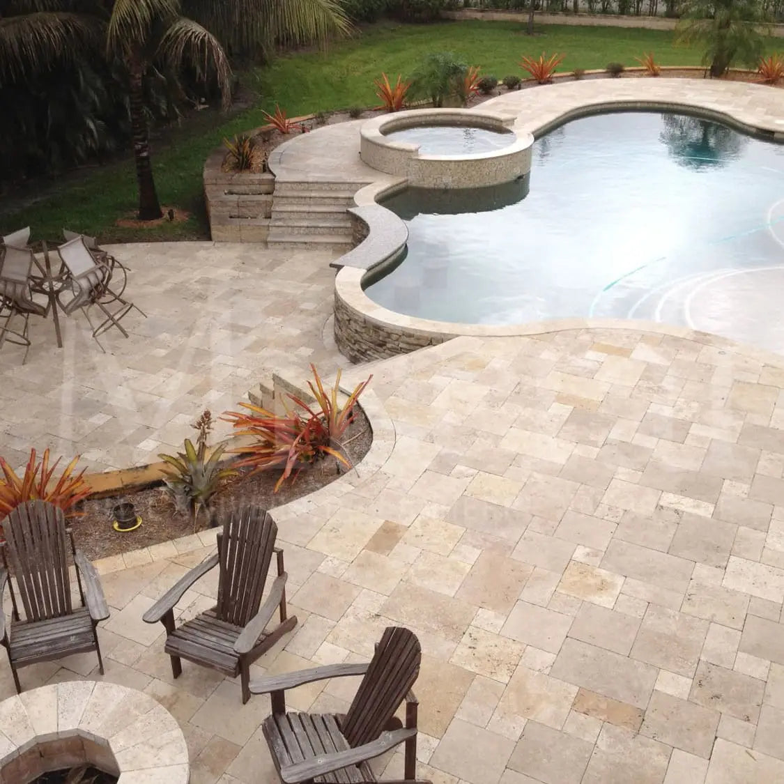 Dallage extérieur en TRAVERTIN CLASSIC - Minéral Pierre Naturelle