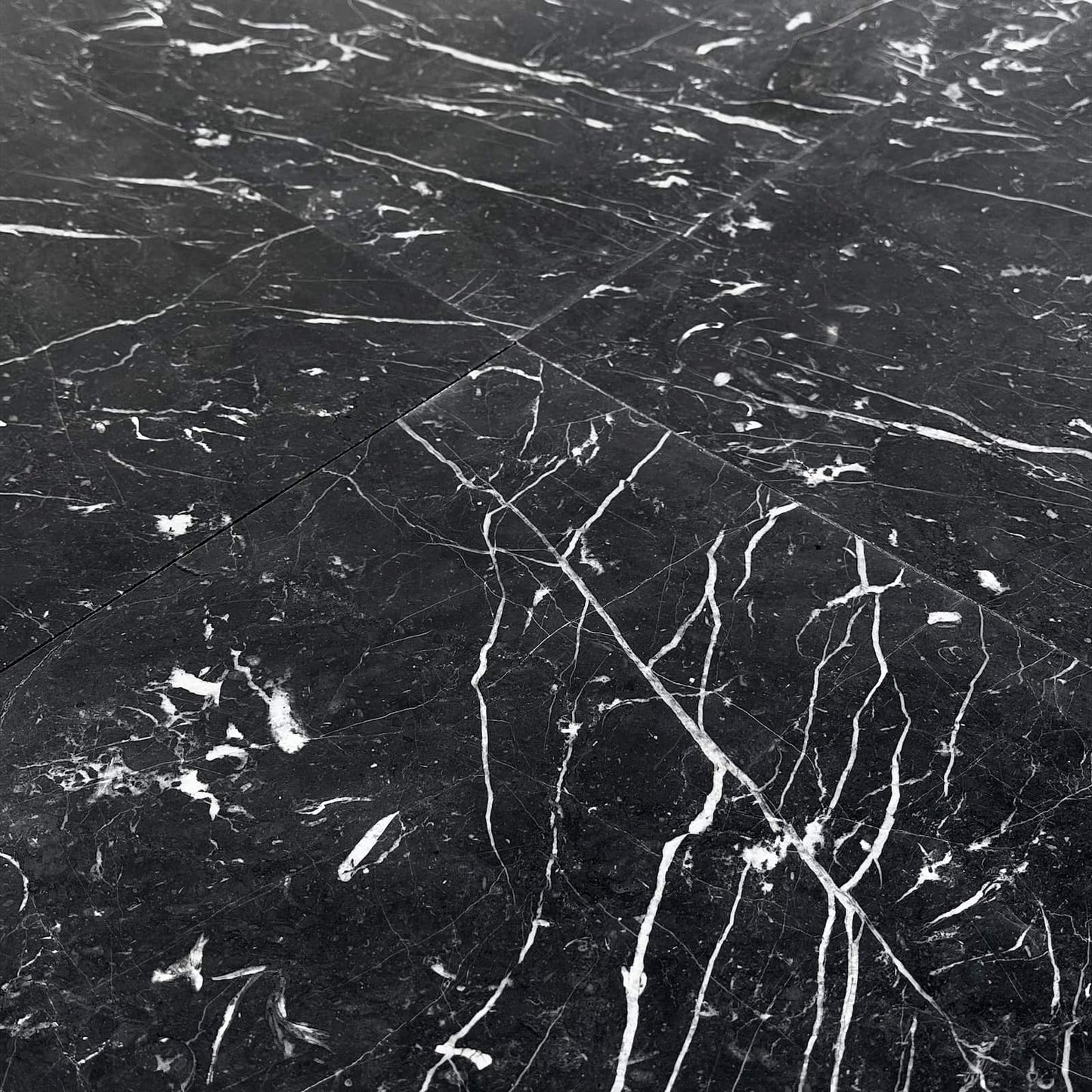 Dallage en marbre NOIR MARQUINA Minéral pierre naturelle