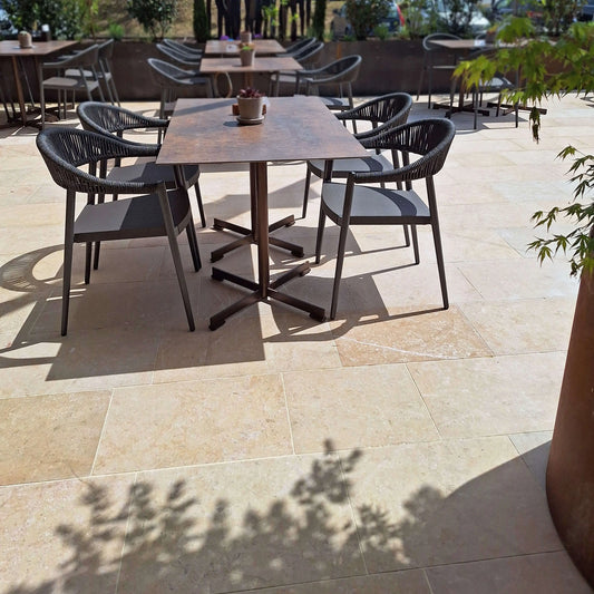 Dallage en pierre calcaire ALMENDRA flammé - Minéral Pierre Naturelle