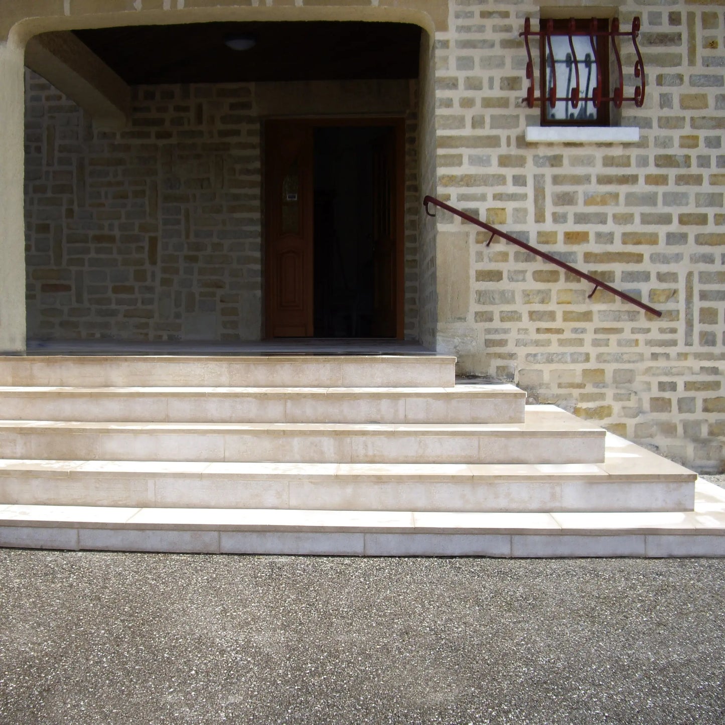 Escalier en pierre calcaire SINAI PEARL Sablé brossé - Minéral Pierre Naturelle