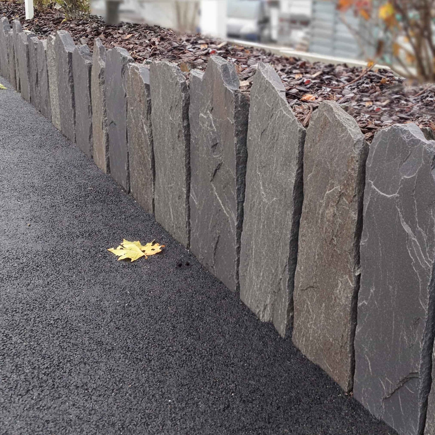 Brise vue en schiste BLACK SLATE AZUL bords bruts Minéral pierre naturelle