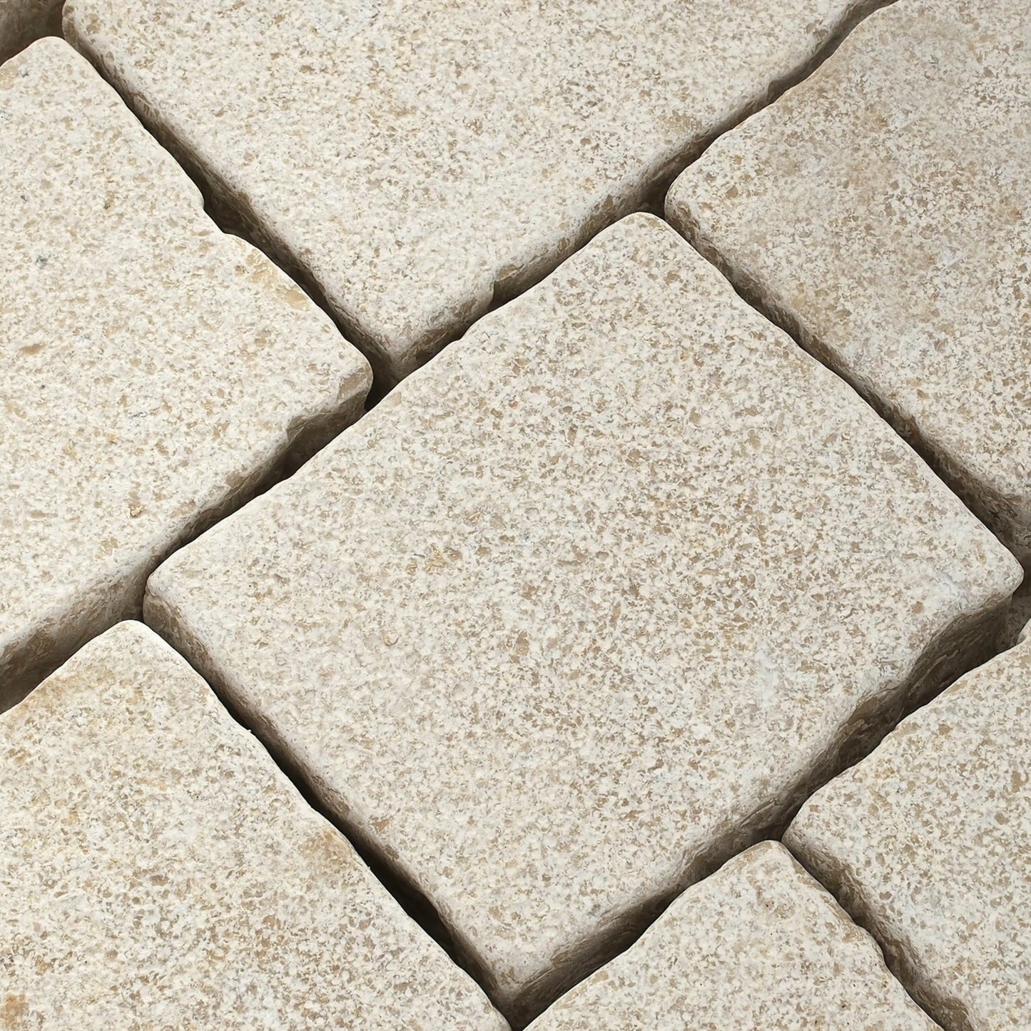 Pavé en pierre calcaire SAINT VALMIER Bouchardé - Minéral Pierre Naturelle