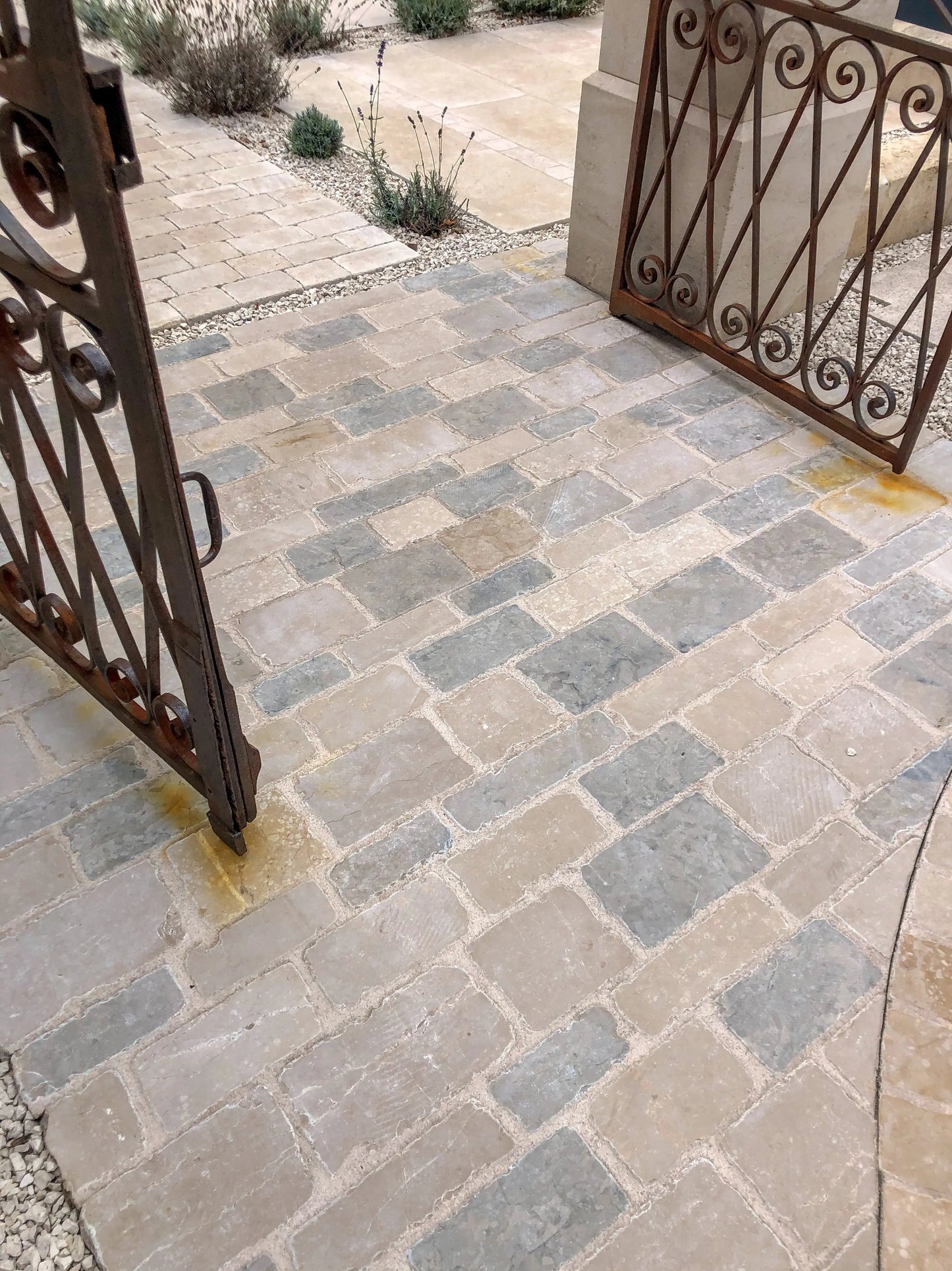 Pavé en pierre calcaire ALMENDRA VIEILLE VILLE - Minéral Pierre Naturelle