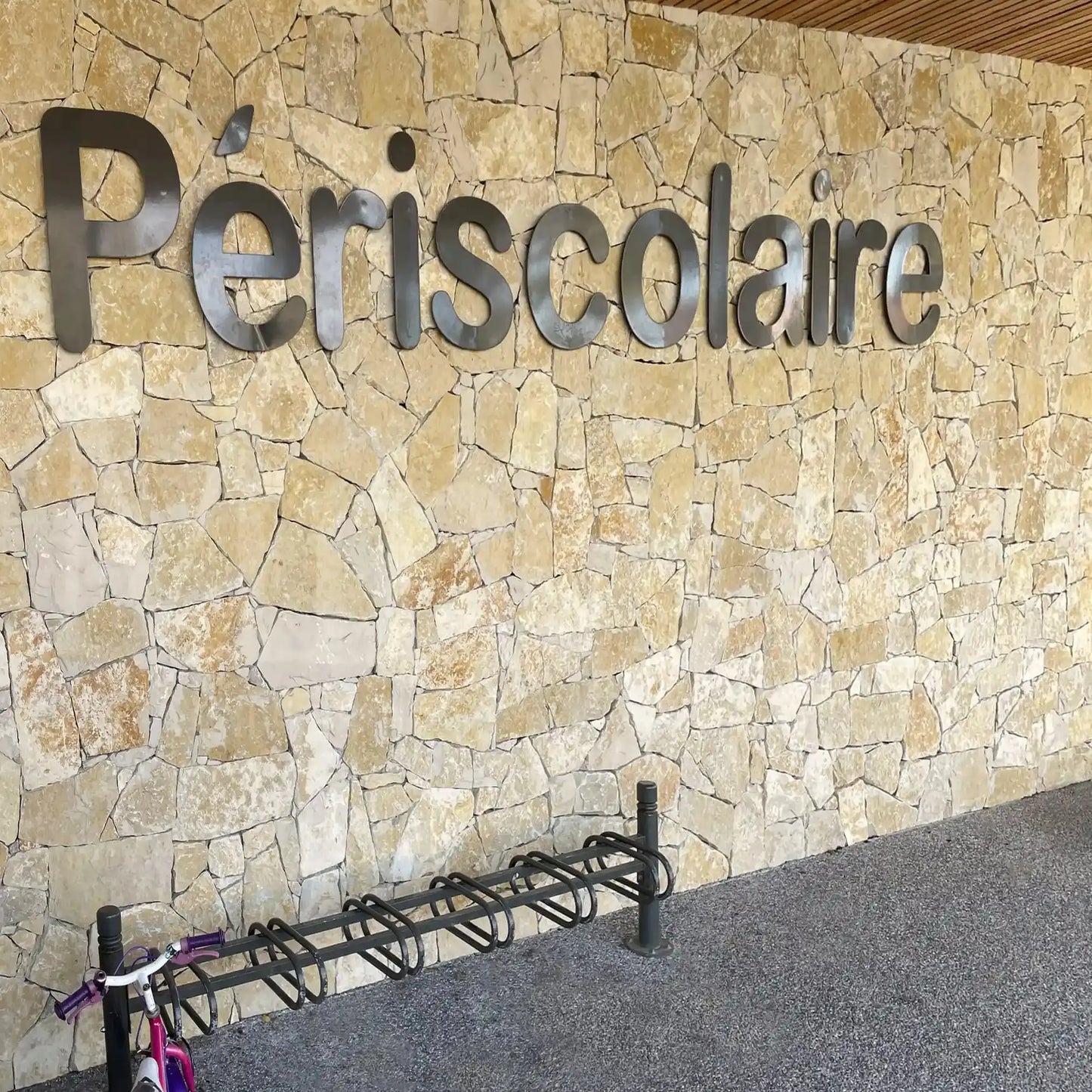 Pierre de parement calcaire beige ROCKFACE pour mur extérieur/intérieur