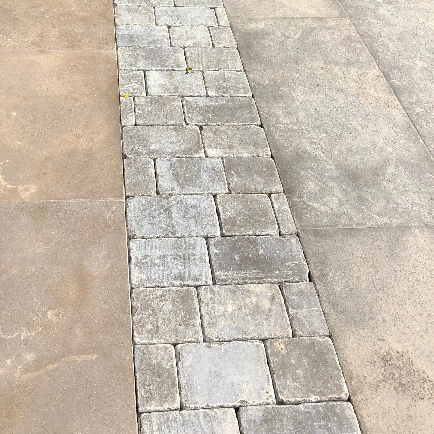 Pavé en pierre calcaire SINAI BROWN - Minéral Pierre Naturelle