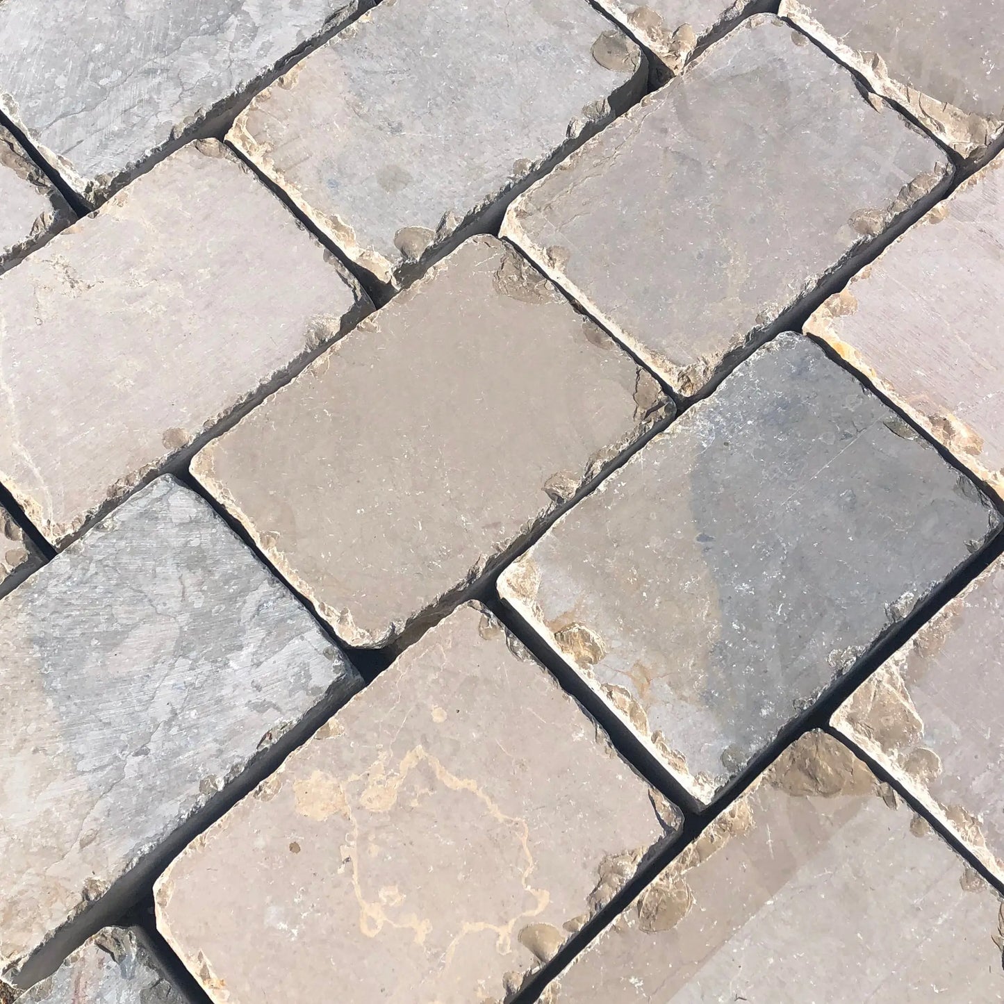 Pavé en pierre calcaire ALMENDRA MIX scié - Minéral Pierre Naturelle