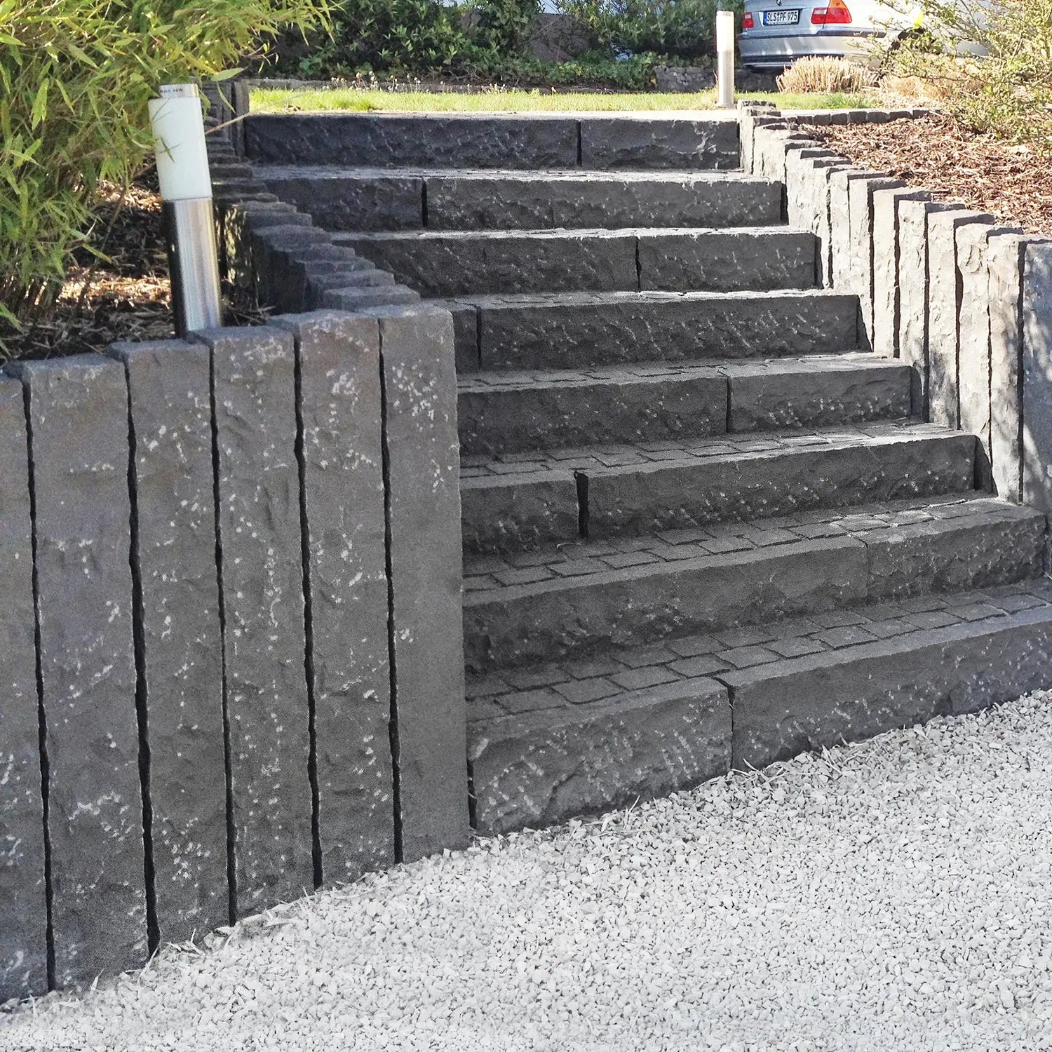 Bordure en BASALTE SUPER BLACK broché - Minéral Pierre Naturelle