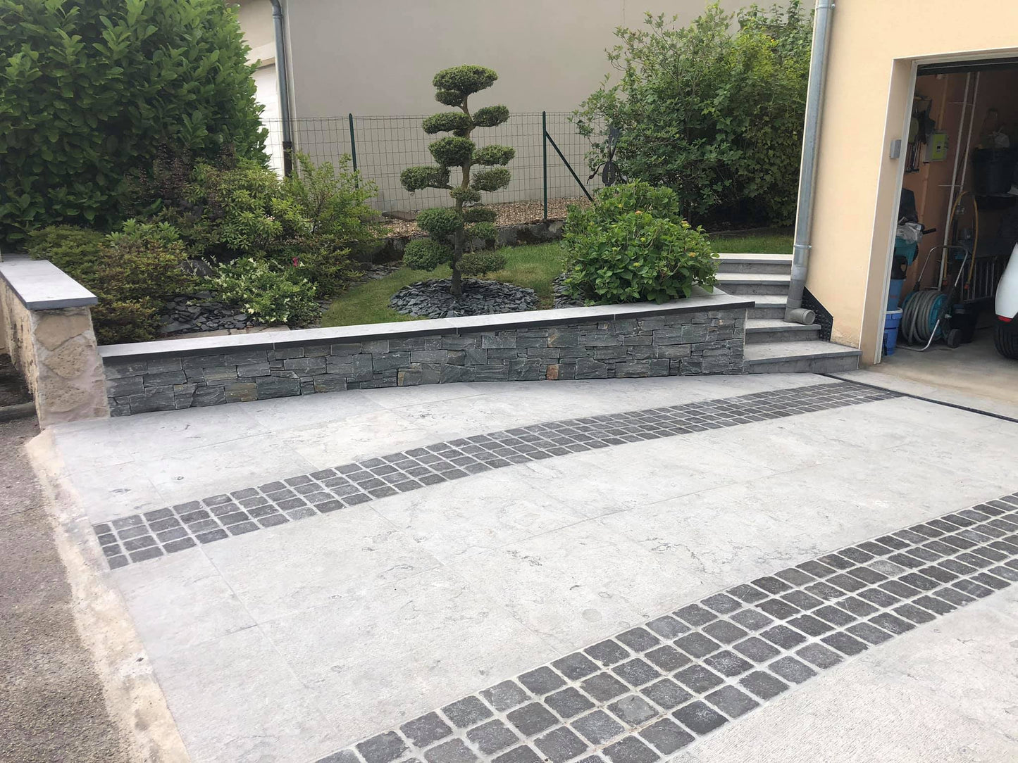 Bodenplatte BLUE STONE gerifelt
