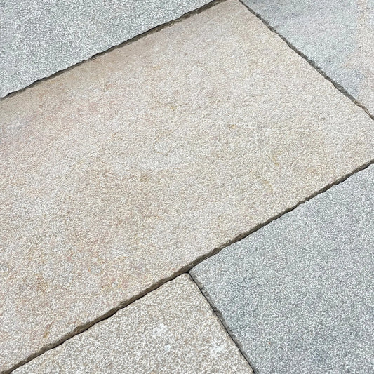 Dallage en pierre calcaire ALMENDRA MIX - Minéral Pierre Naturelle
