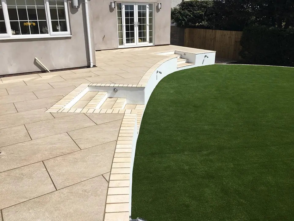 Grès cérame effet pierre QUARTZITE BEIGE - 90x60x2 : 
Finition : Effet pierre
Surface antidérapante R-11
Couleur : Beige
Bords : Rectifiés