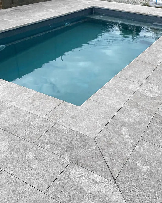 Dallage en pierre calcaire GRIS MONCERAT - Minéral Pierre Naturelle