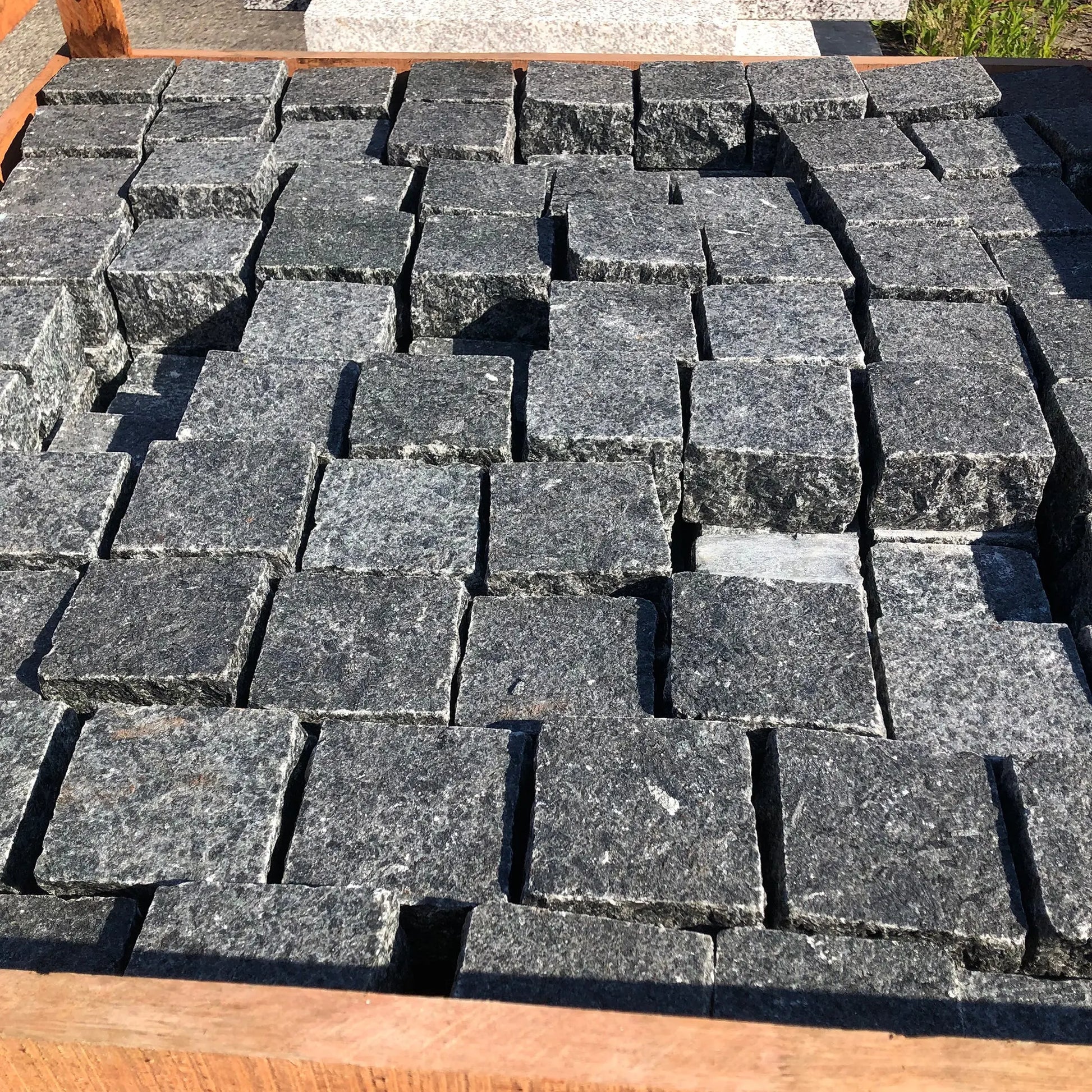 Pavé en granit JADE BLACK - Minéral Pierre Naturelle