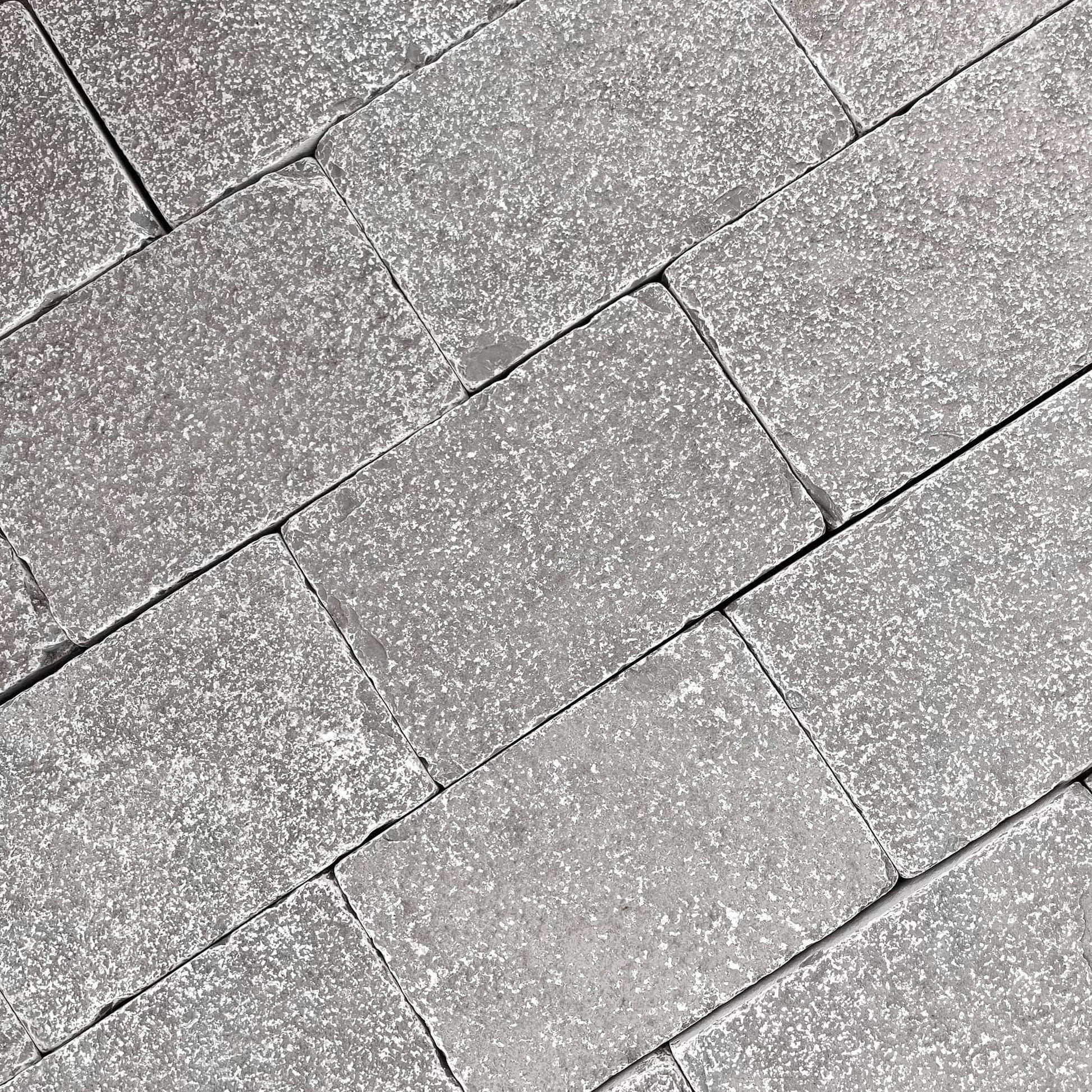 Pavé en pierre calcaire LIMA GRIS - Minéral Pierre Naturelle