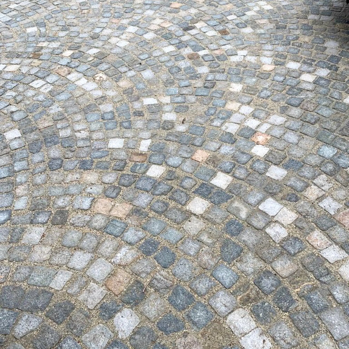 Pavé en PIERRE DE LUZERNE - Minéral Pierre Naturelle