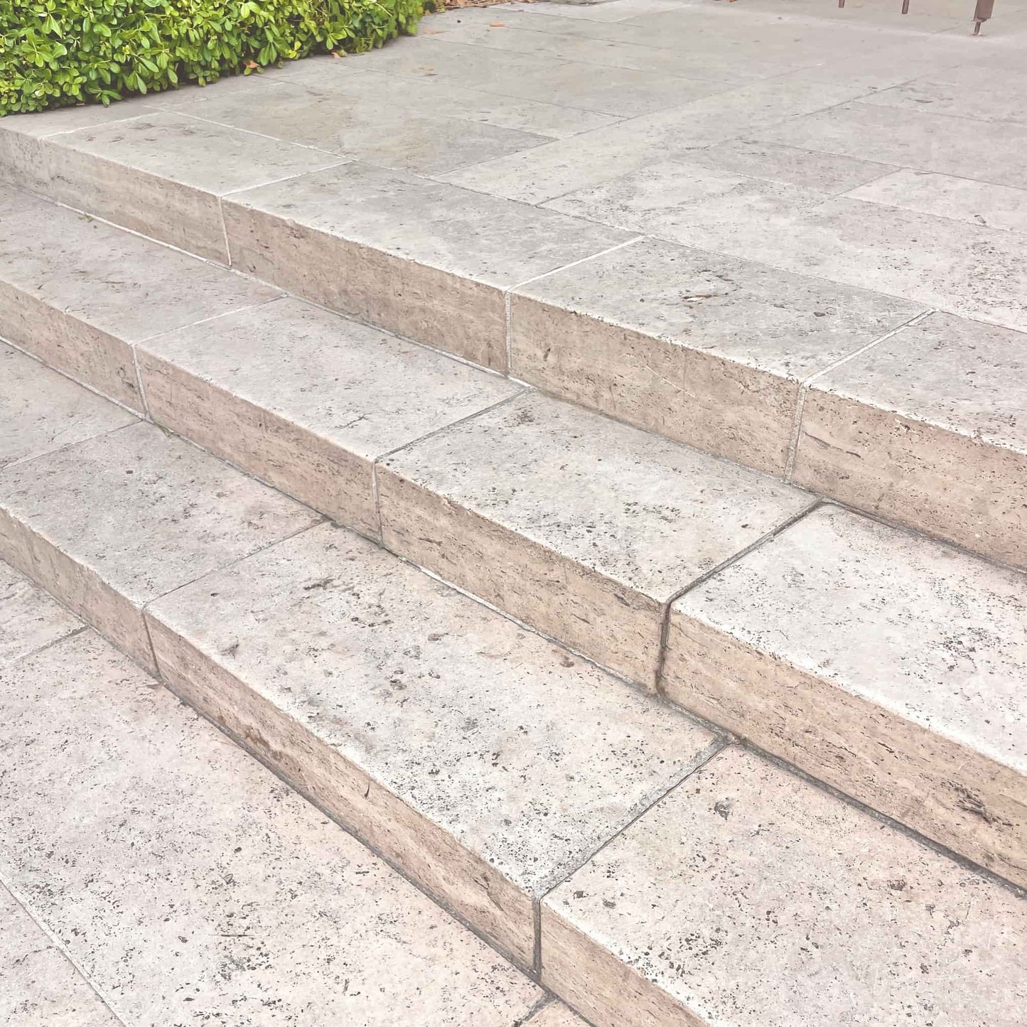 Blockstufe in TRAVERTIN MIX