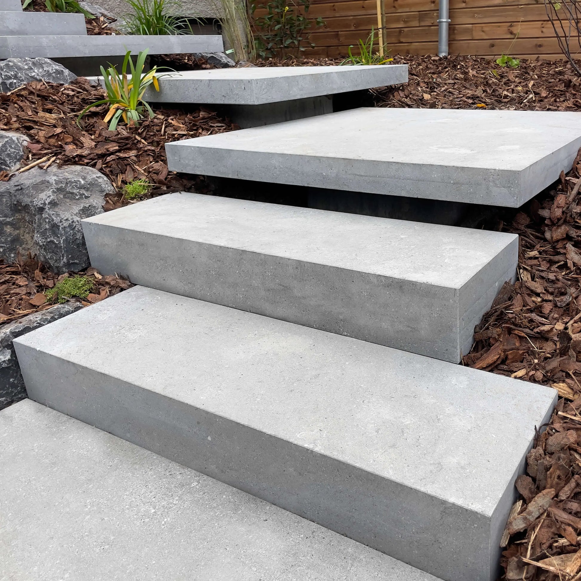 Marche bloc en pierre calcaire GRIS MONCERAT - Minéral Pierre Naturelle