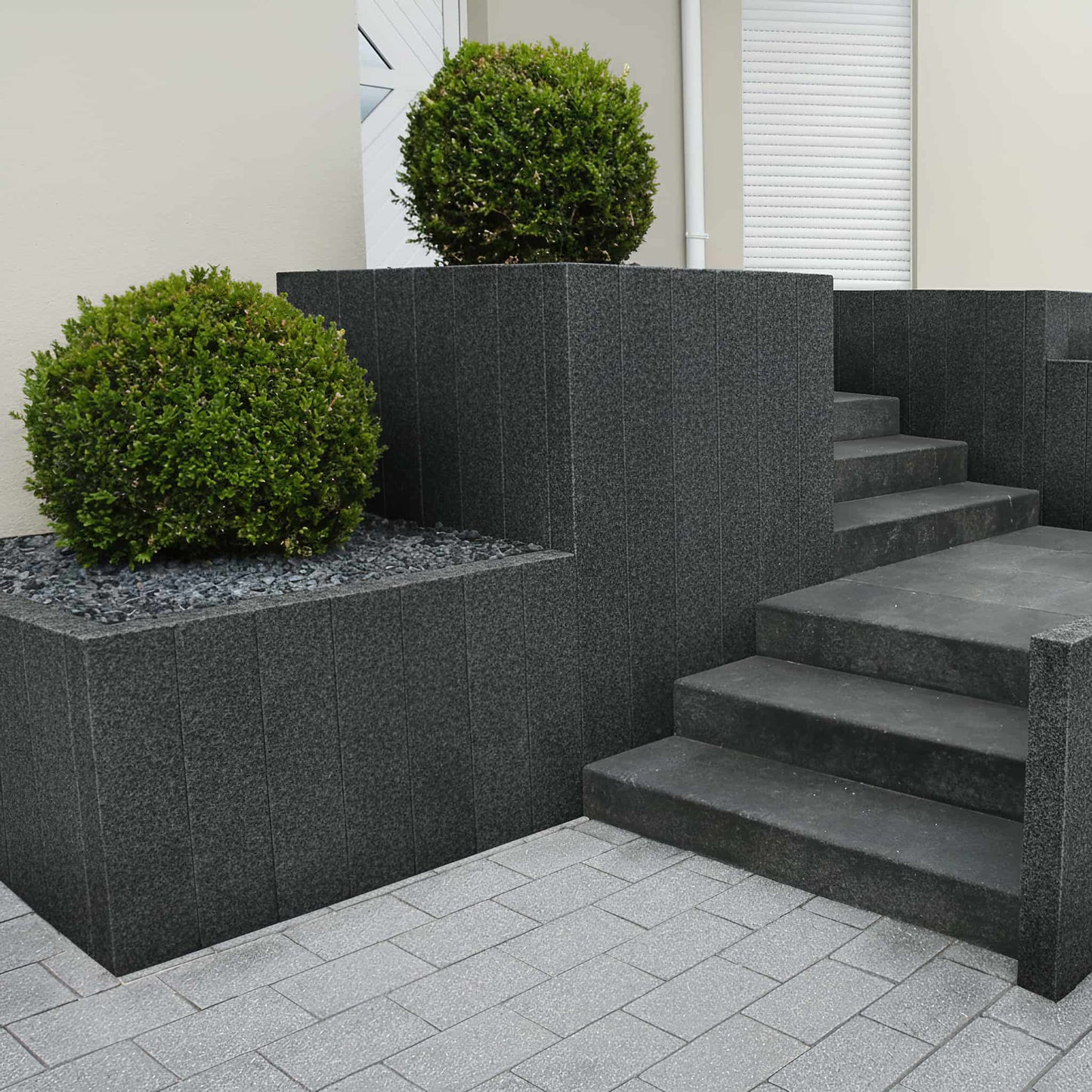 Palisade SUPER BLACK BASALT geflammt