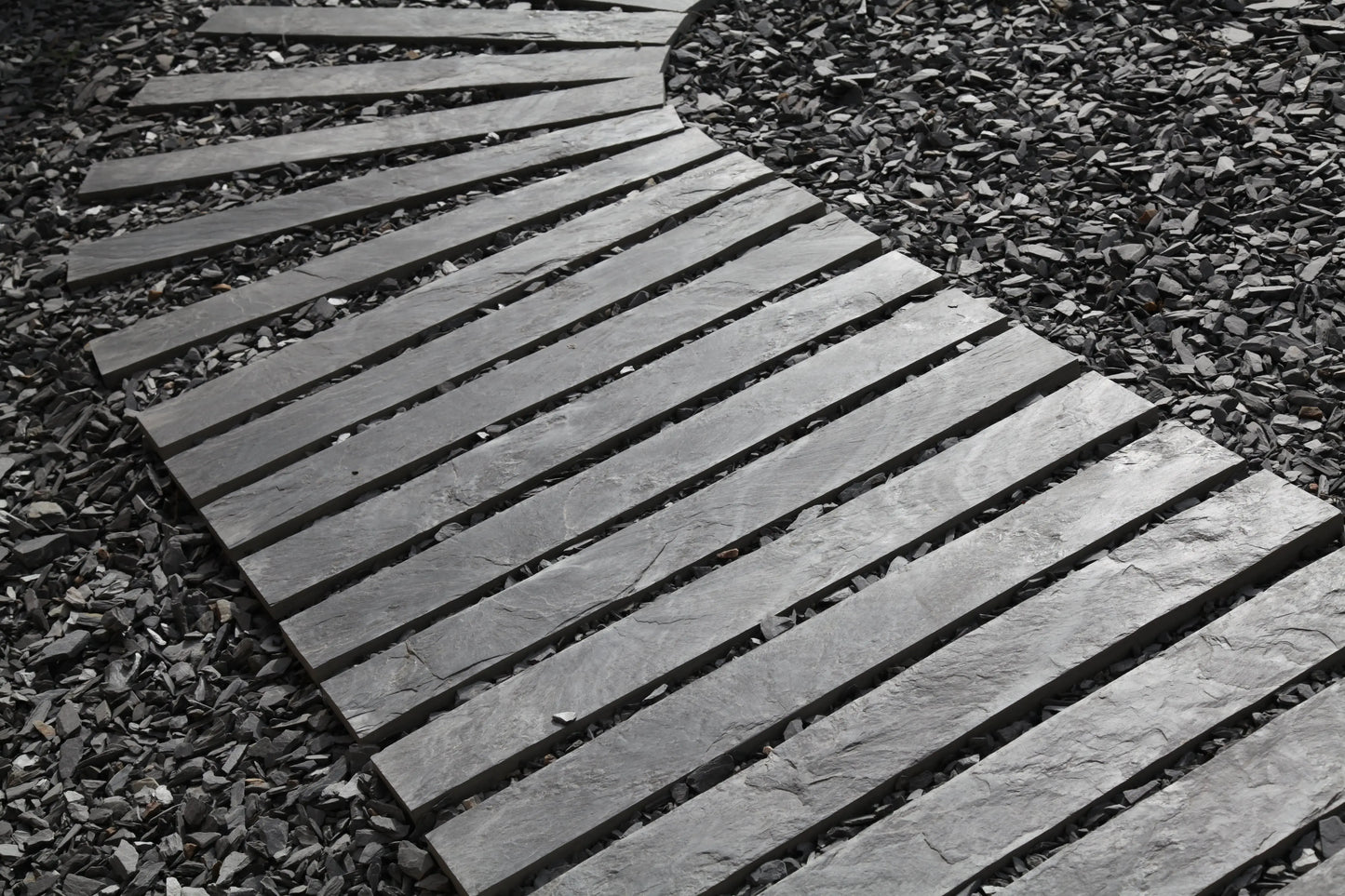pas japonais en ARDOISE DE GALICE clivée - réalisation client jardin