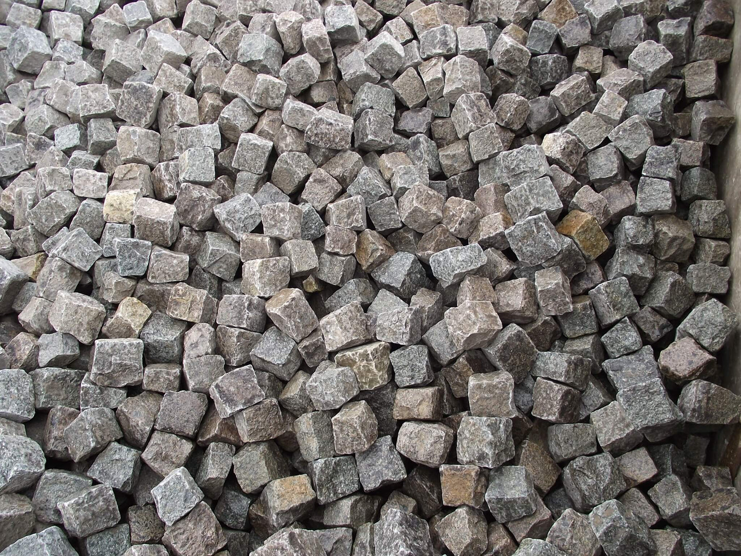 Pavé ancien de récupération en PORPHYRE - Minéral Pierre Naturelle