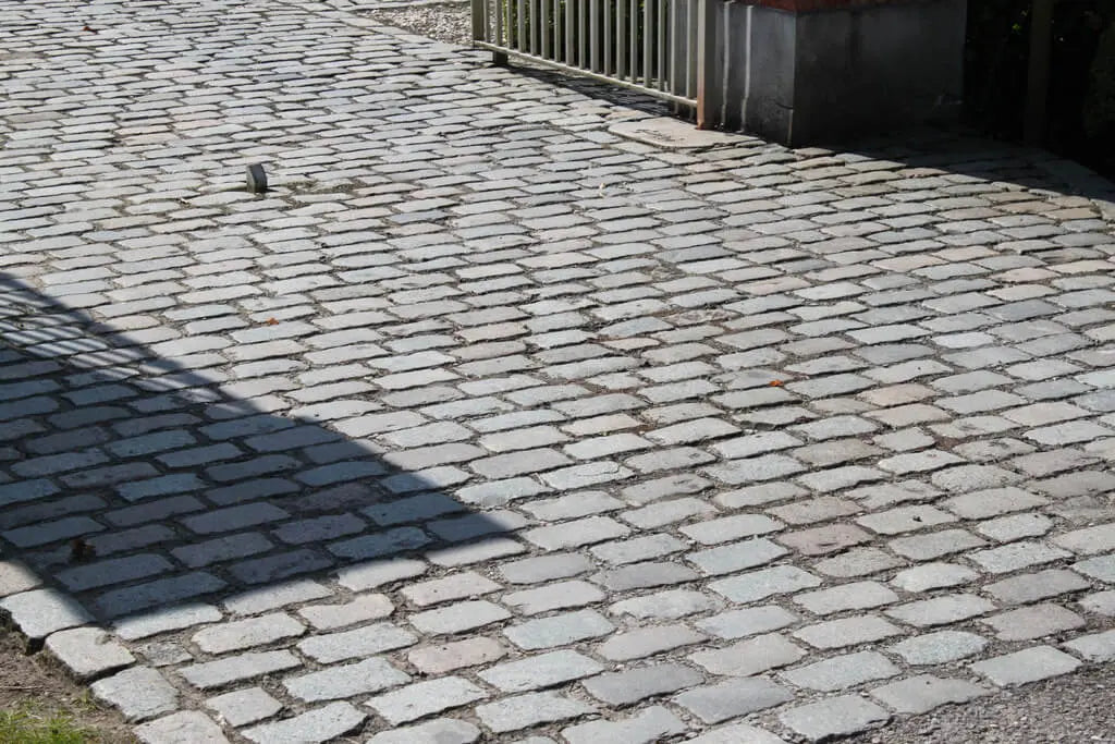 Pavé ancien de récupération en PORPHYRE - Minéral Pierre Naturelle