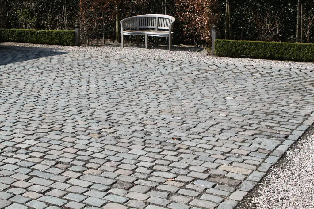 Pavé ancien de récupération en PORPHYRE - Minéral Pierre Naturelle