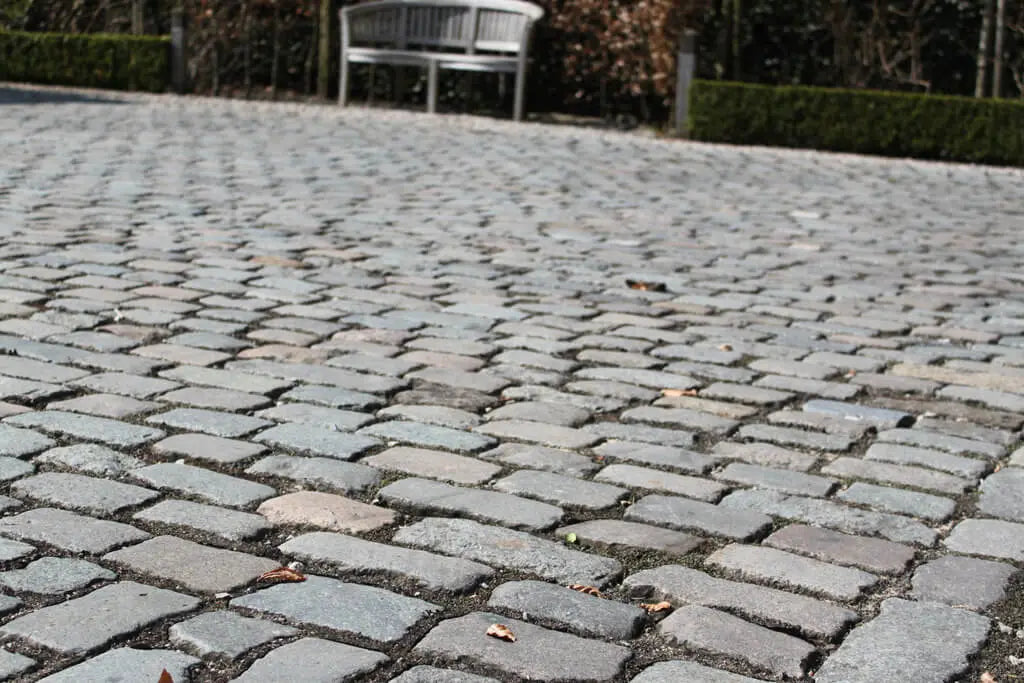 Pavé ancien de récupération en PORPHYRE - Minéral Pierre Naturelle