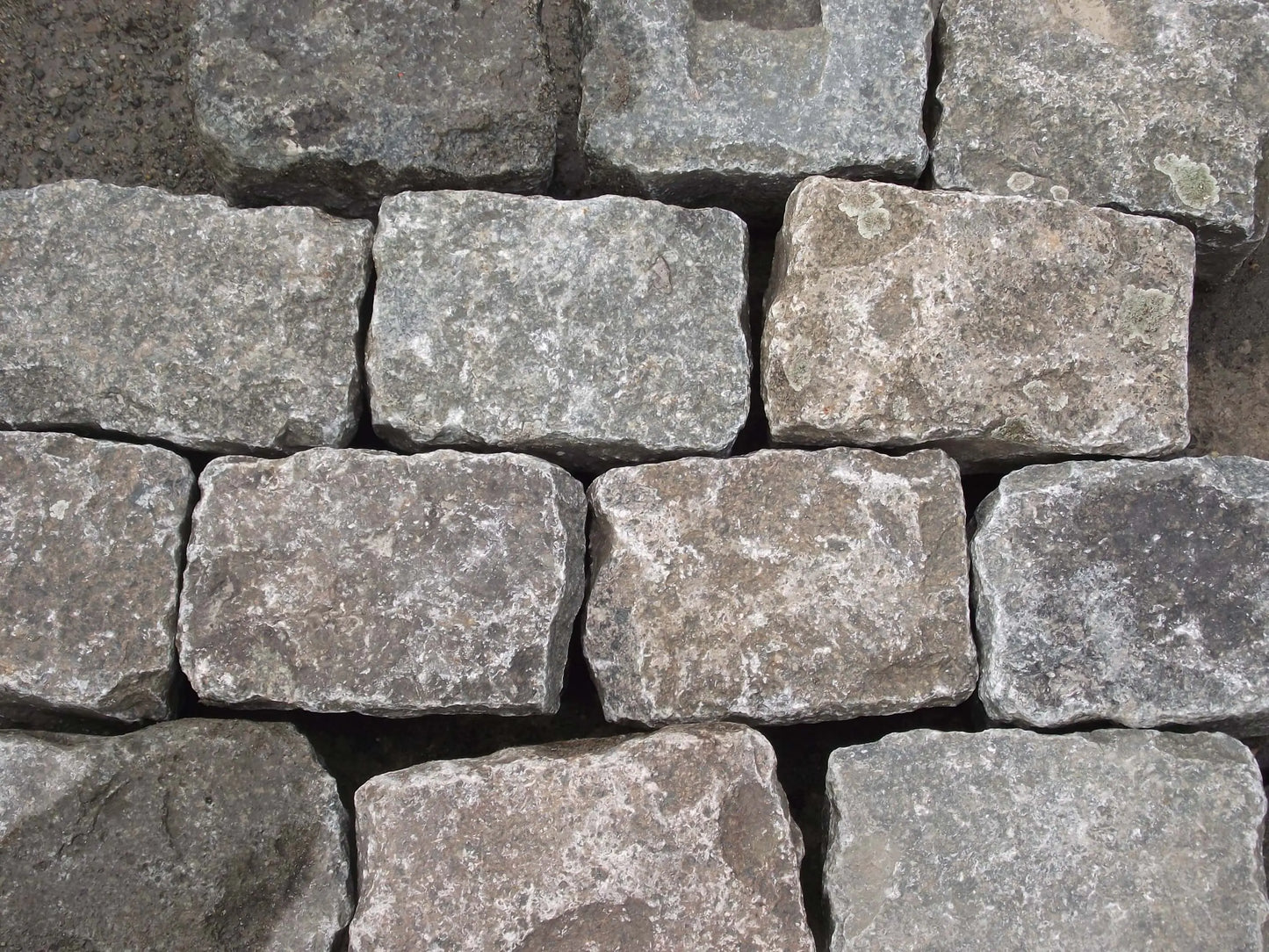 Pavé ancien de récupération en PORPHYRE - Minéral Pierre Naturelle