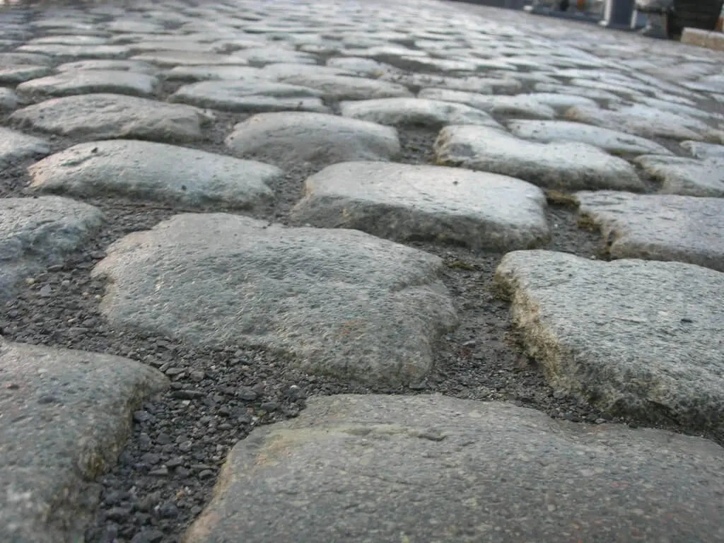 Pavé ancien de récupération en PORPHYRE - Minéral Pierre Naturelle