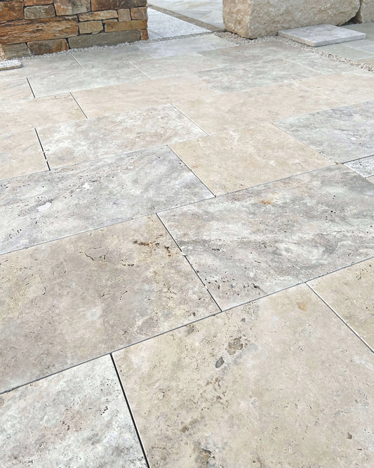 Dallage en TRAVERTIN PHILLY Vieilli - Minéral Pierre Naturelle