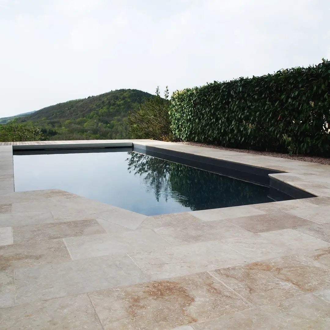 Dallage extérieur en TRAVERTIN CLASSIC - Minéral Pierre Naturelle