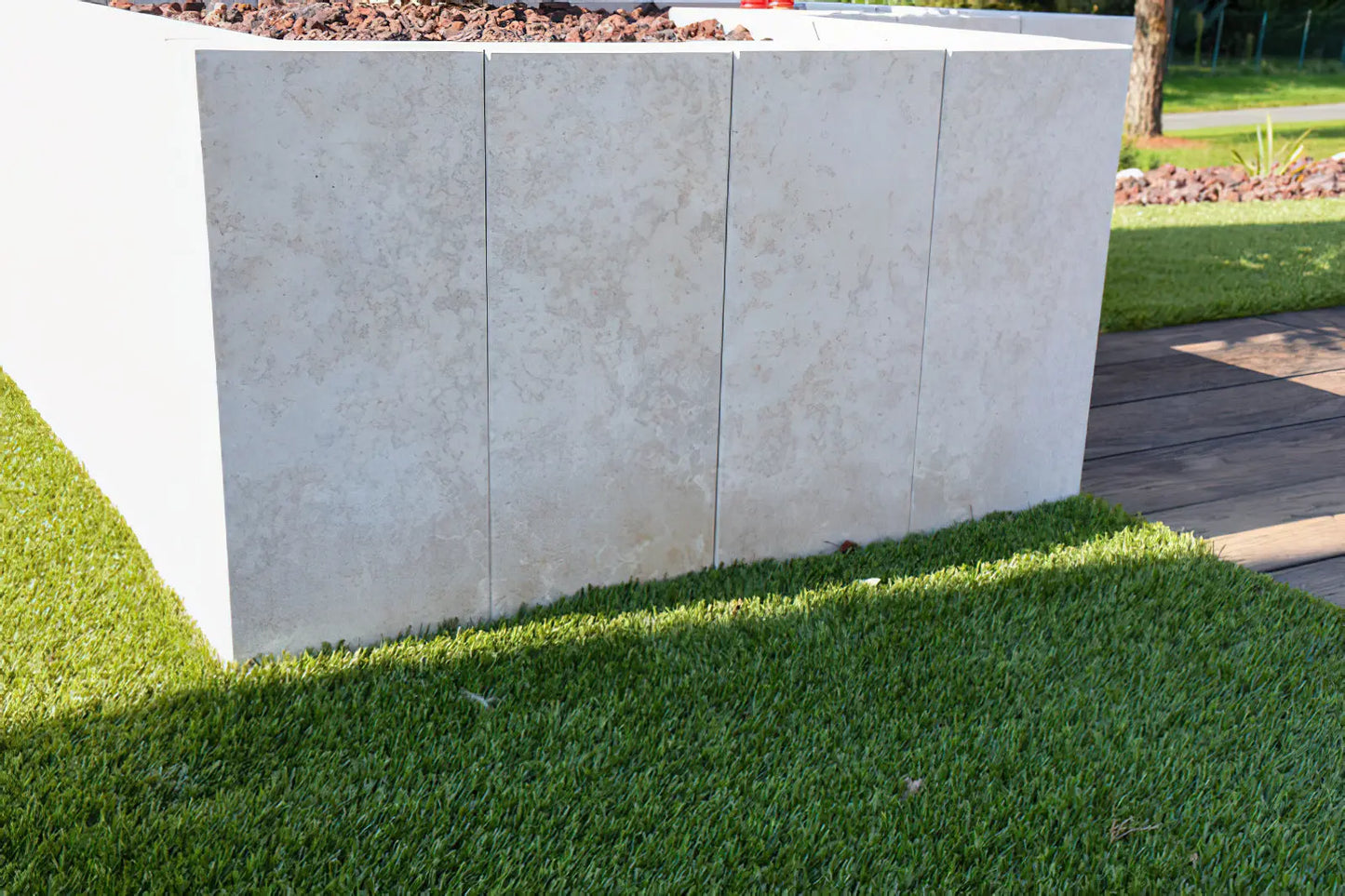 Palissade en pierre calcaire SAINT VALMIER - Minéral Pierre Naturelle