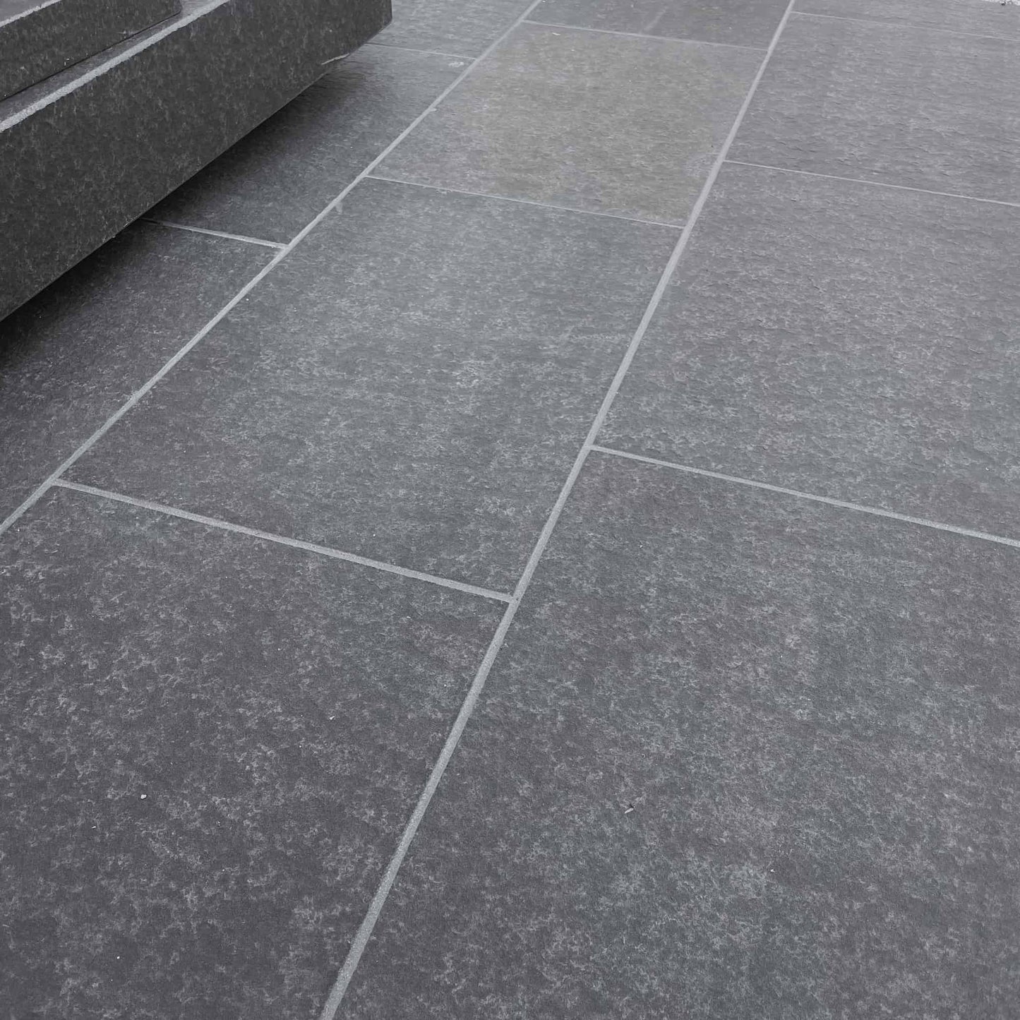 Bodenplatte BASALT SUPER BLACK