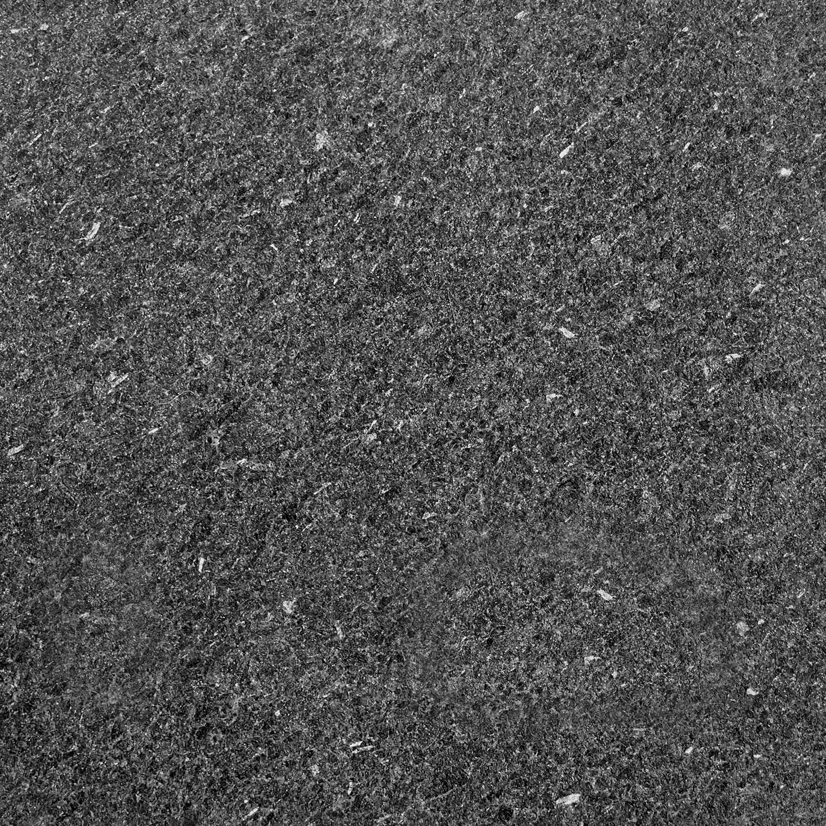 Marche suspendue en granit JADE BLACK - 120x120x7 cm