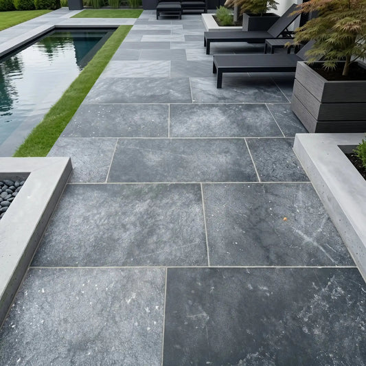 Dallage en Pierre Bleue OCEAN BLUE Sablée Brossée Minéral pierre naturelle