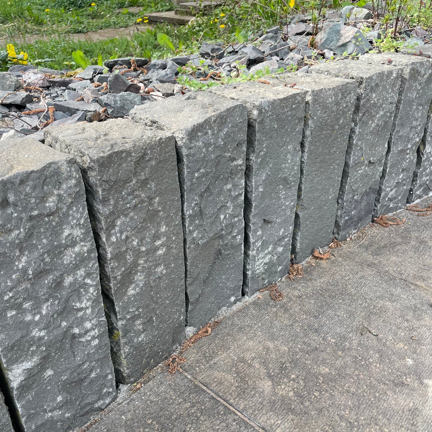 Palisade SUPER BLACK BASALT gespalten