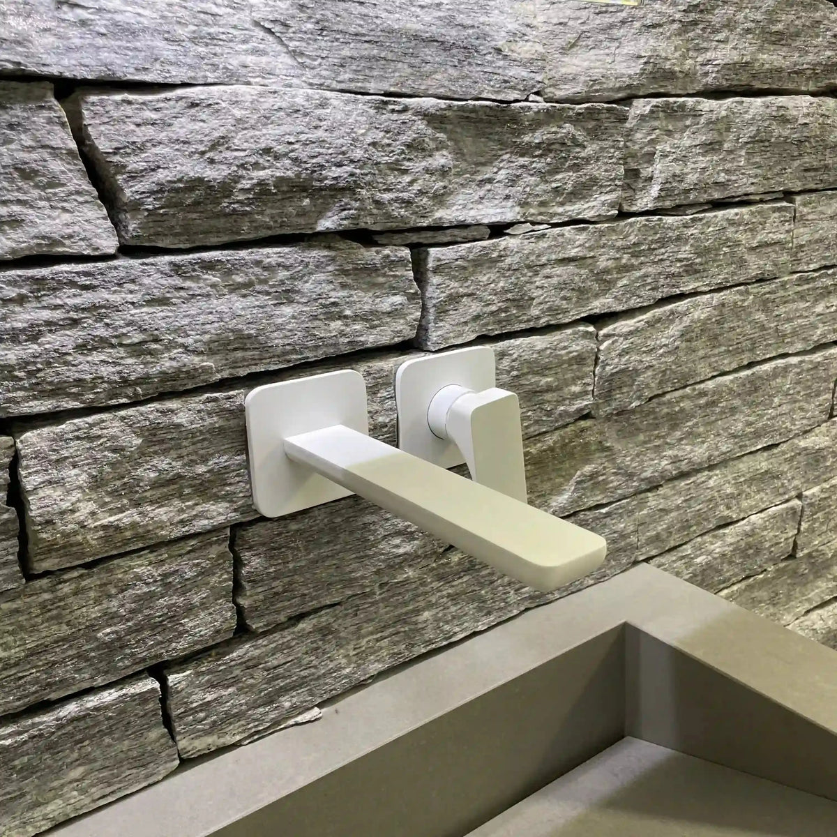 Barrette calibrée en Gneiss ALPINA WHITE - Petit format Minéral pierre naturelle