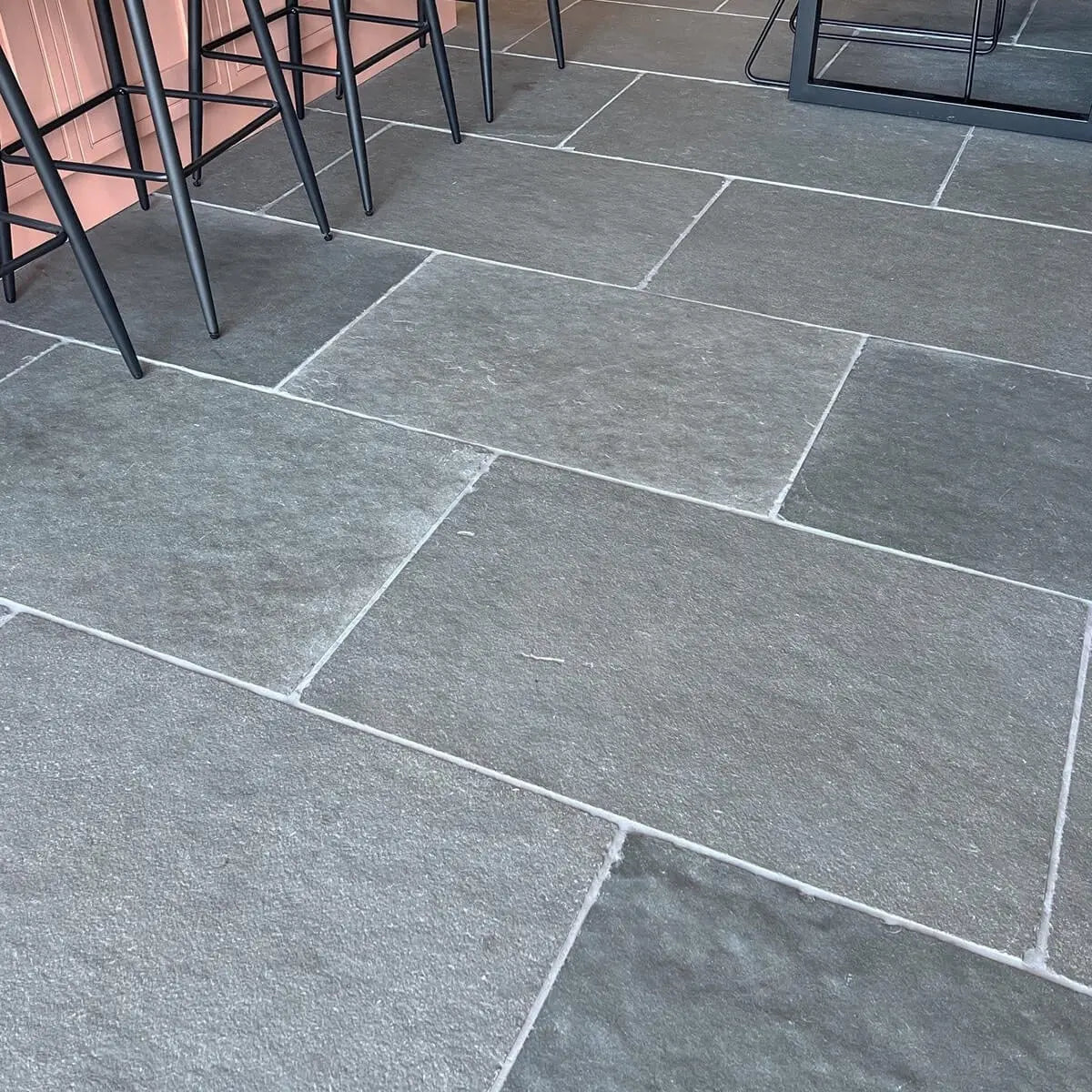 Kalksteinpflaster LIMA GRIS mit gesägten Kanten
