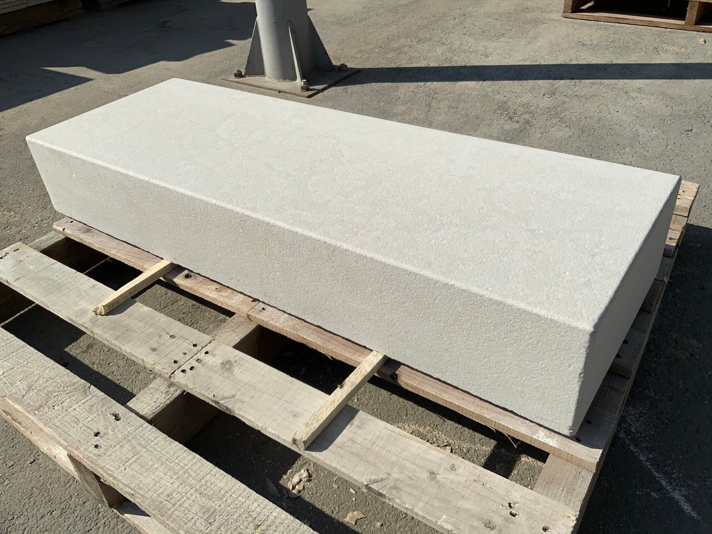 Blockstufe Kalkstein ALMENDRA LIGHT