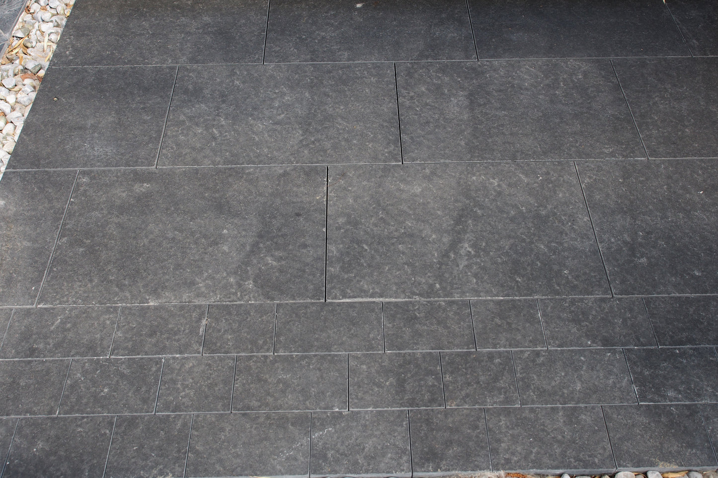Bodenplatte BASALT SUPER BLACK