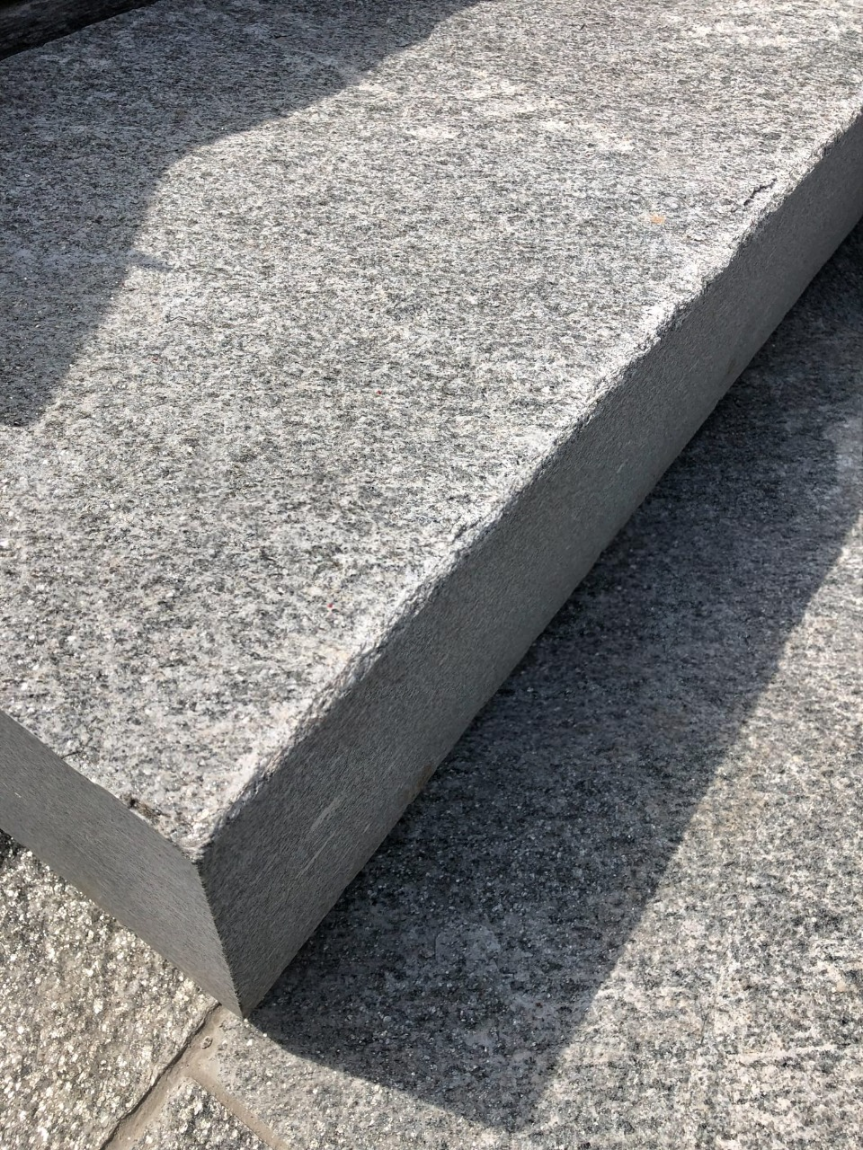 Blockstufe Gneis ALPINA WHITE