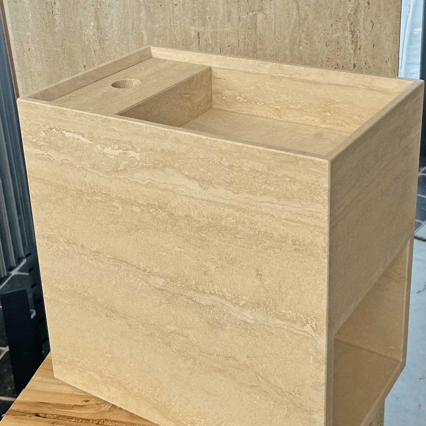 TRAVERTIN RÖMISCHER VEIN CUT geschliffen, gespachtelt