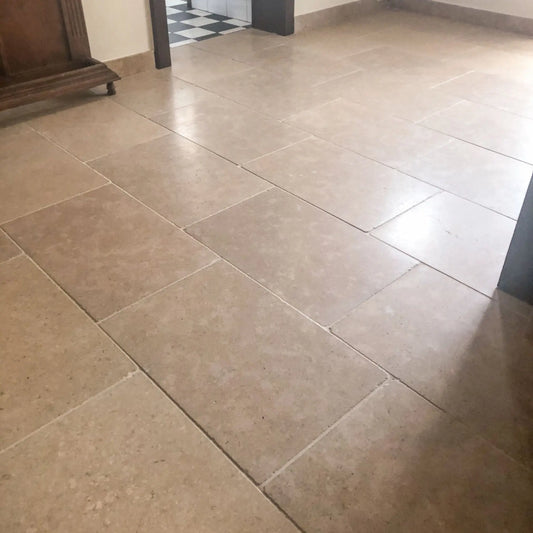 Dallage intérieur en pierre calcaire SINAI PEARL vieilli - Minéral Pierre Naturelle