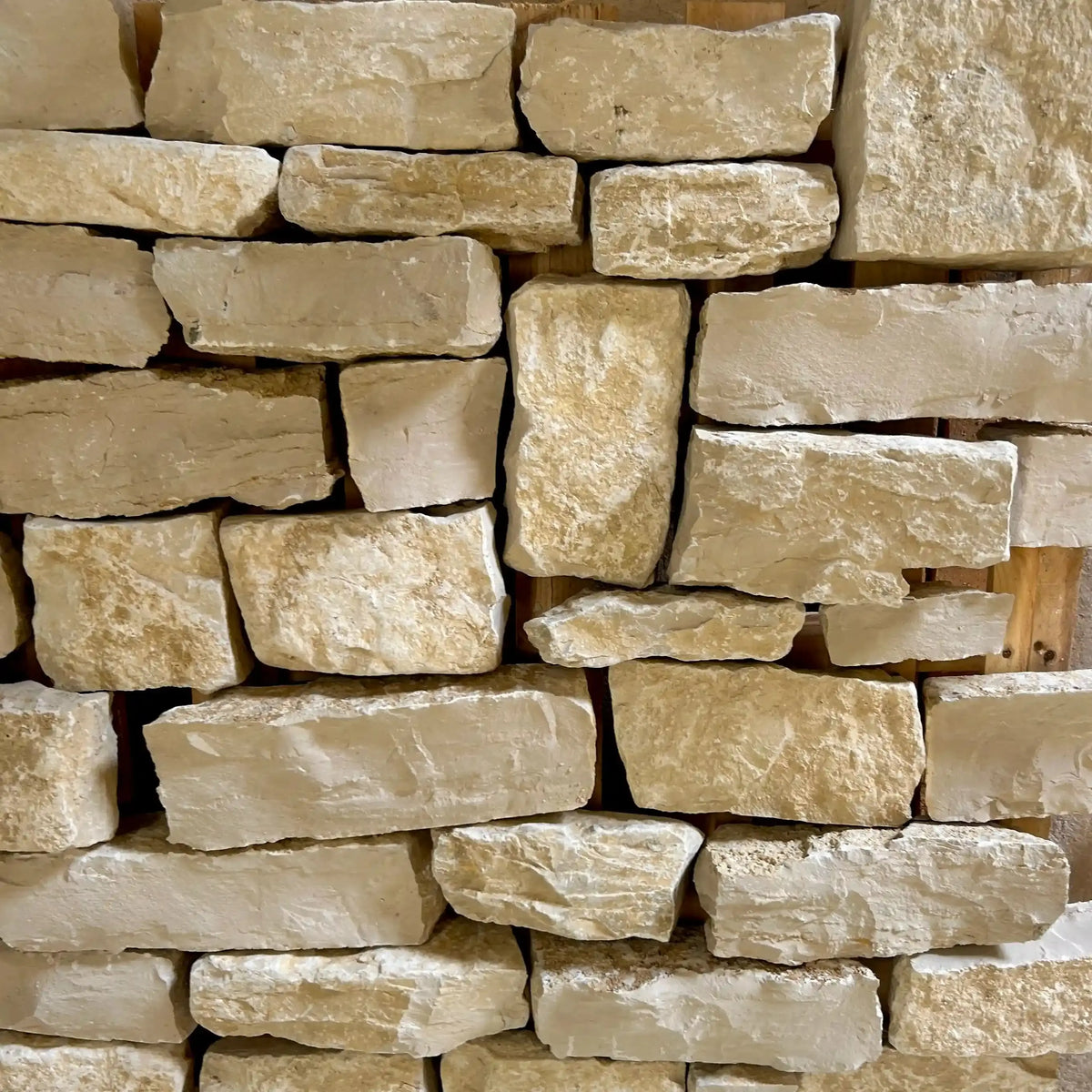 Parement en pierre de Bourgogne MUREUSE DE L'YONNE + Angles Minéral pierre naturelle