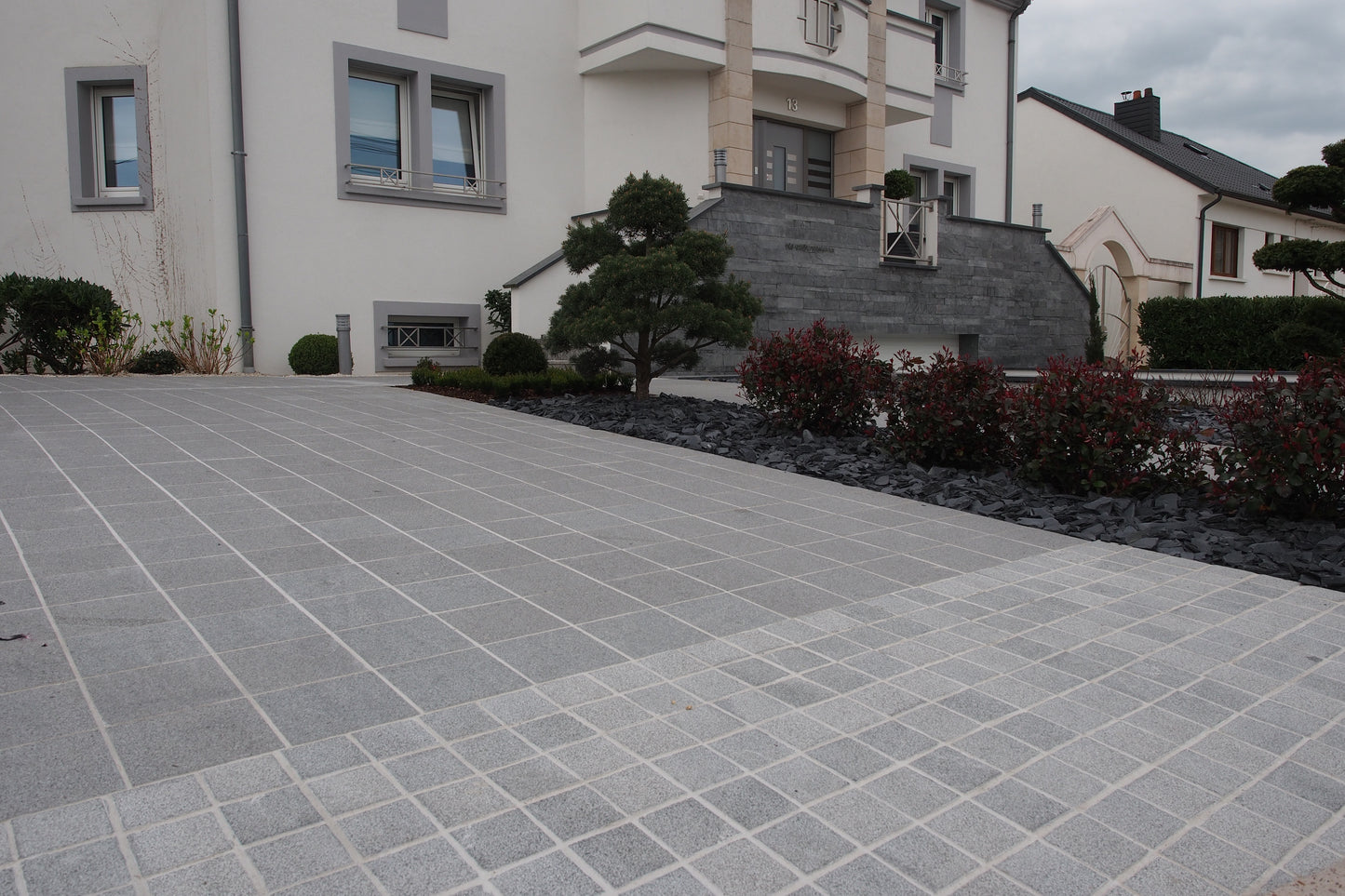 Pflaster Granit KURU DARK